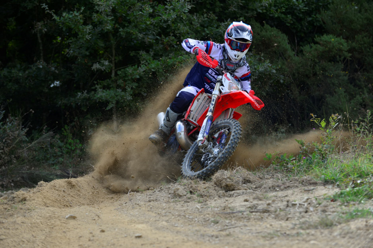 Christophe Charlier CC#23 rejoint le team OXMOTO