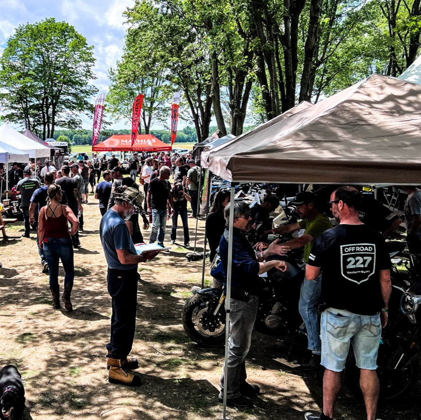 Stand 3m linéaire - Vide garage OXMOTO